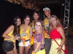 Oktober 10 Anos